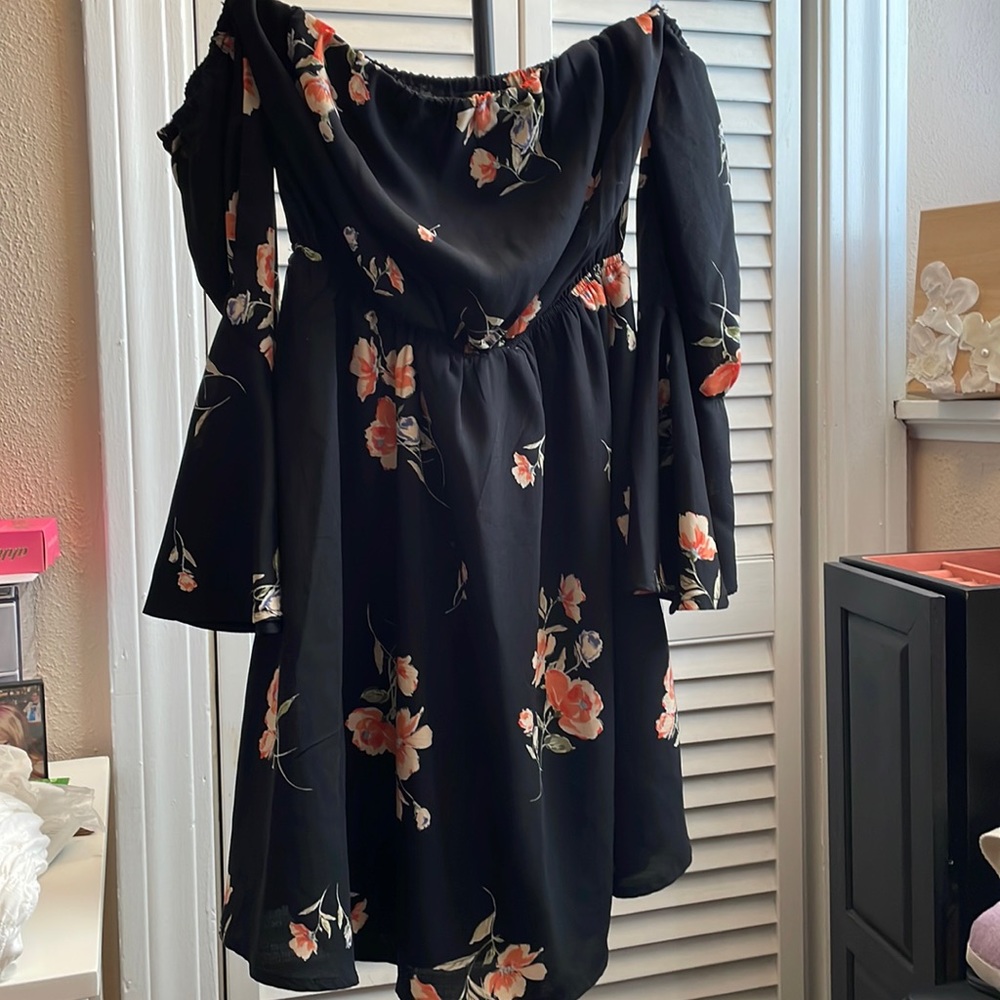NWOT - Lulu’s Lush Gardens Off-The-Shoulder Mini Dress